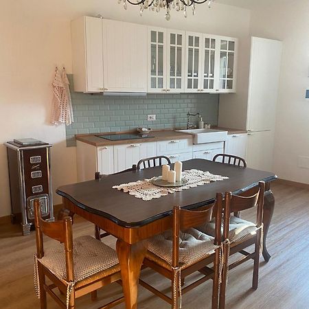 Charme Nel Borgo Appartamento Lina Corniglio Esterno foto