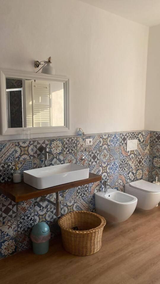 Charme Nel Borgo Appartamento Lina Corniglio Esterno foto